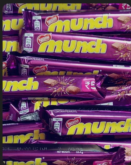 Nestle Munch Chocolate / 2 Pieces / Swad Snacks